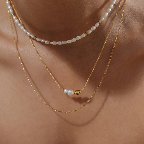 LINDA TAHIJA  Brook Pearl Necklace GOLD