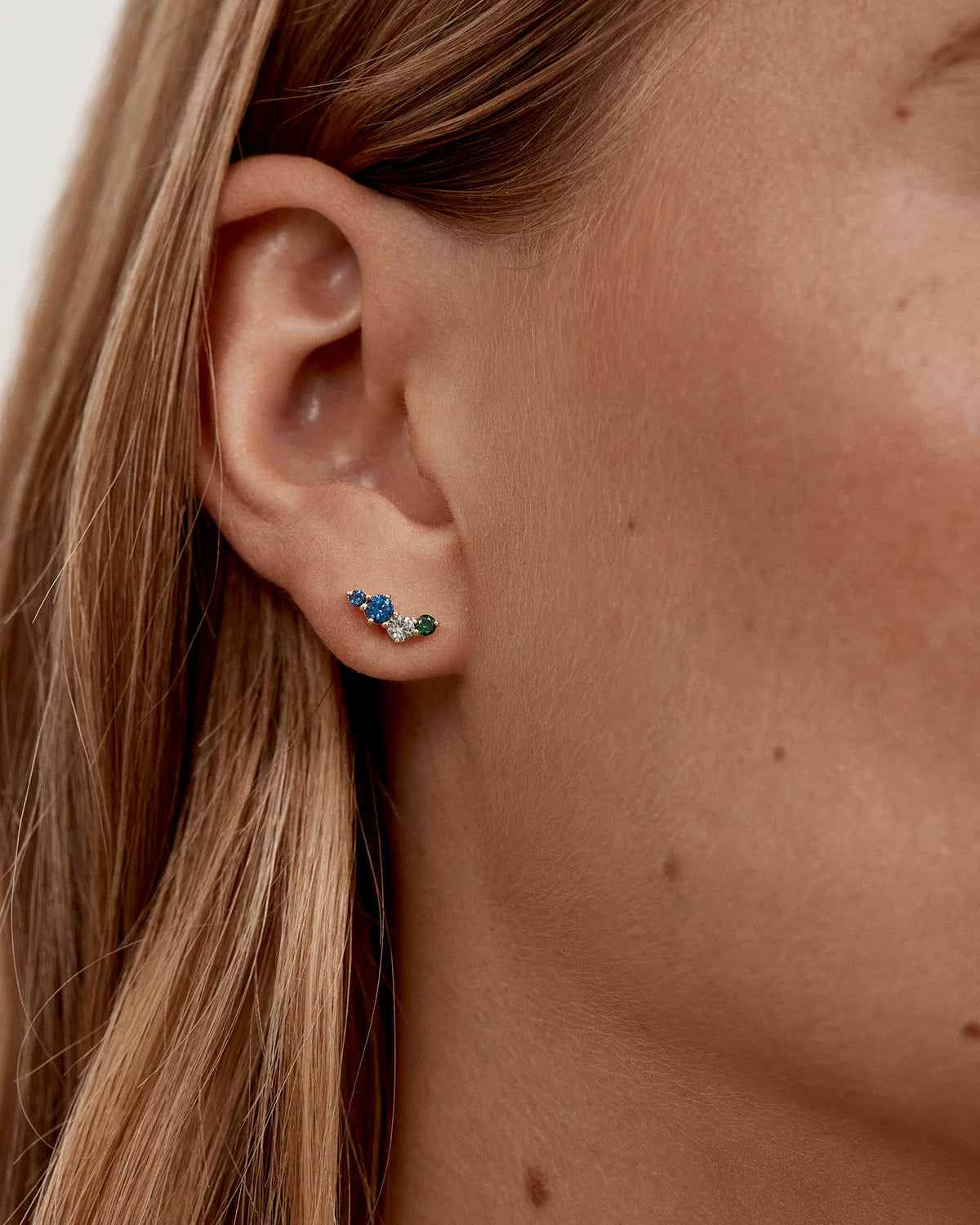 By Charlotte Endless Skies Studs GOLD