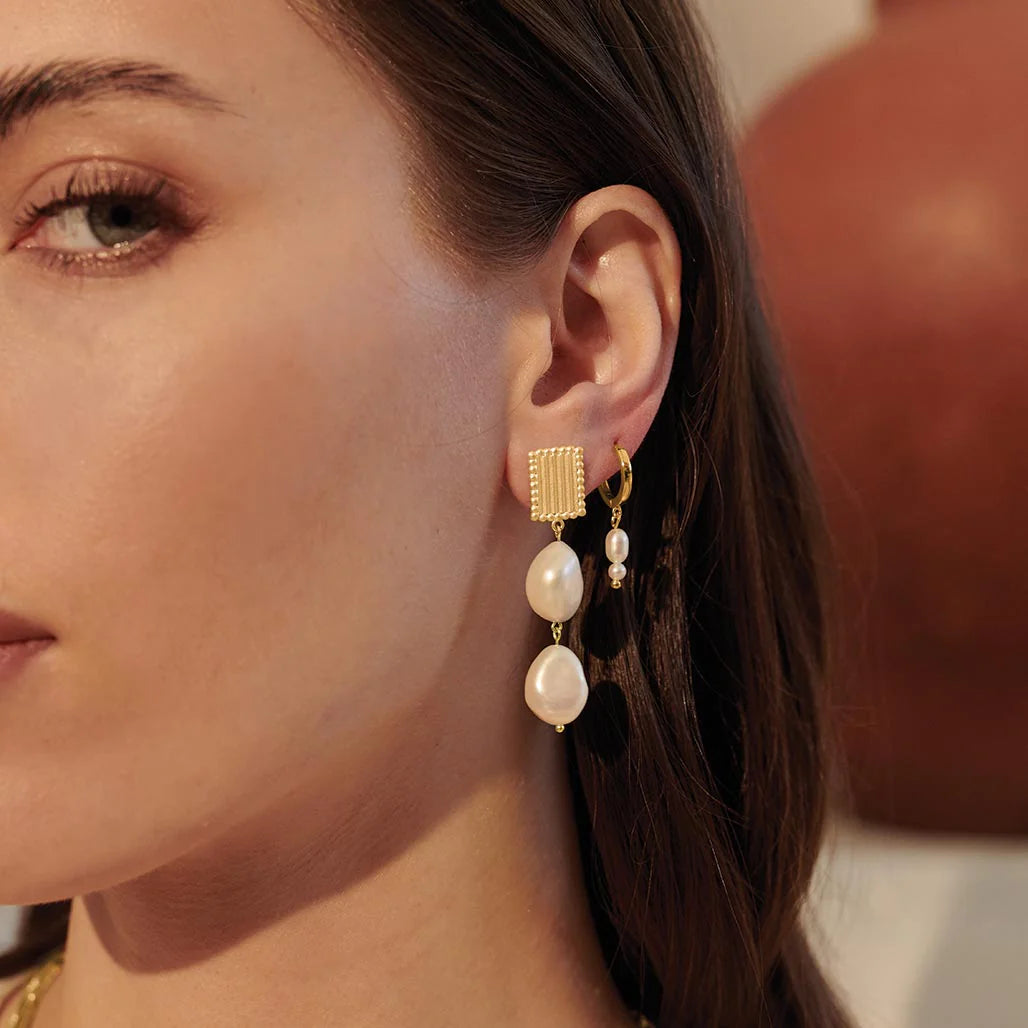 MURKANI Aphrodite Goddess Medium Pearl Earrings GOLD