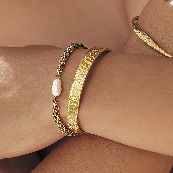 ARMS OF EVE Mia Bracelet PEARL AND GOLD