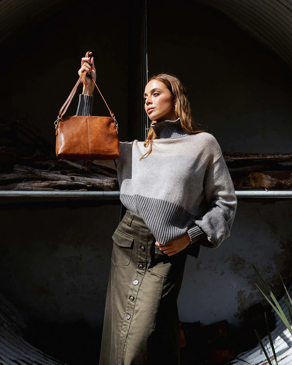 ELMS & KING Large Burbank Crossbody TAN PEBBLE