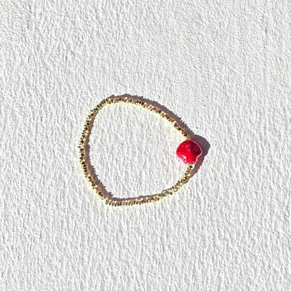 HEI TAI Gold Charm Bracelet FAN SHELL RED