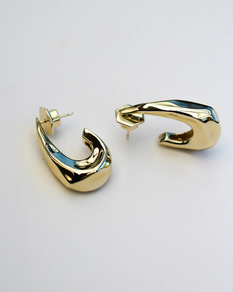 F+H Hook Hammered Earrings GOLD