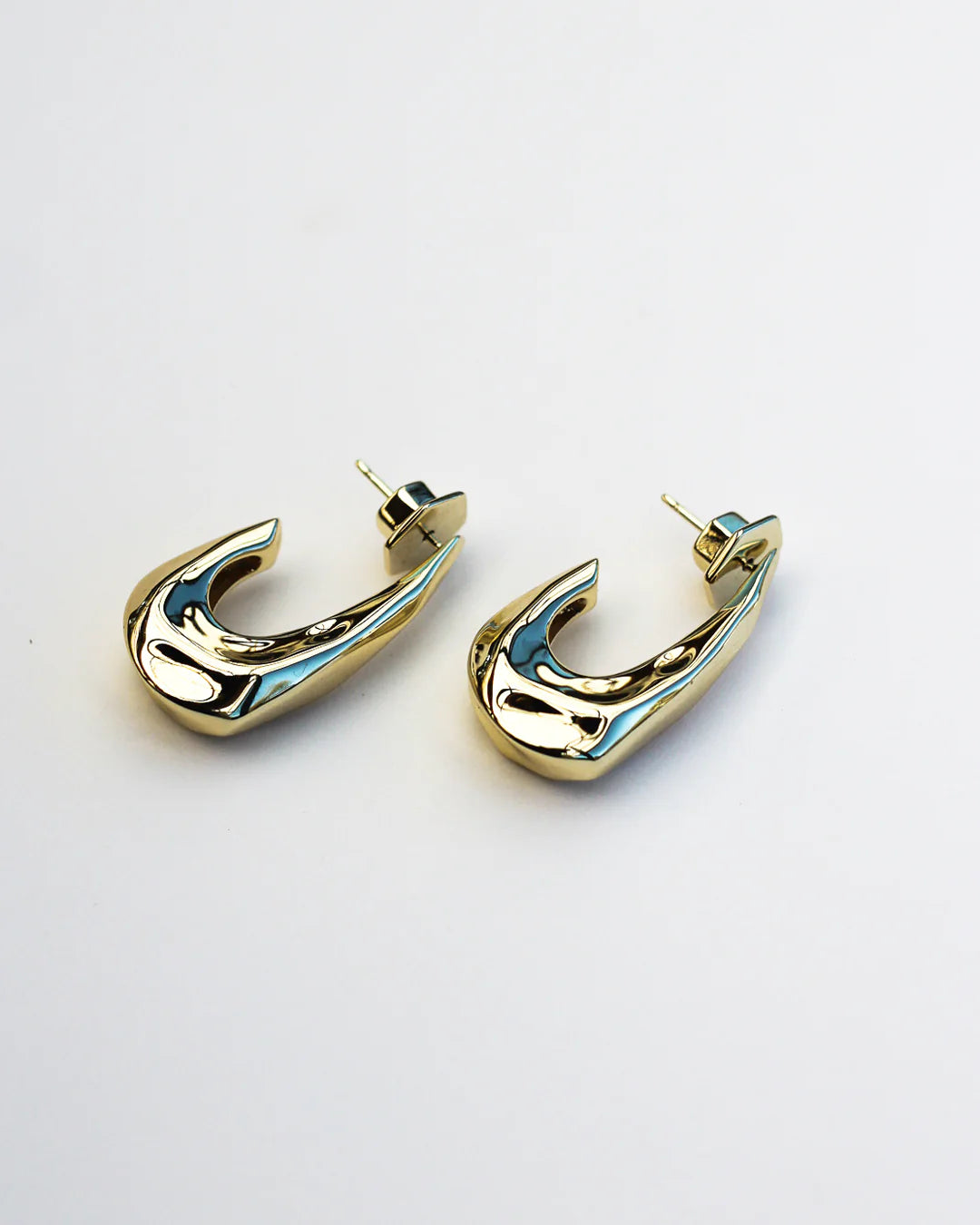 F+H Hook Hammered Earrings GOLD