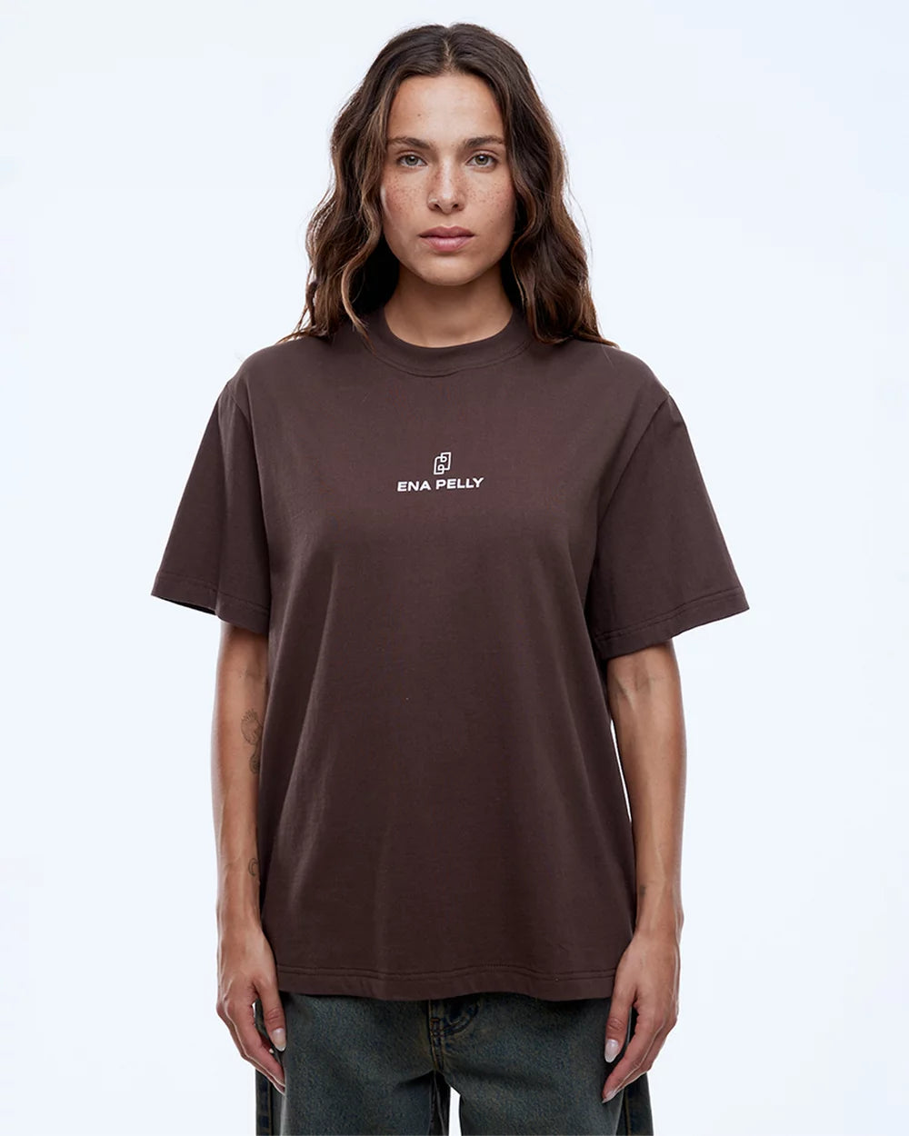 ENA PELLY Lexi Logo Tee MOCHA