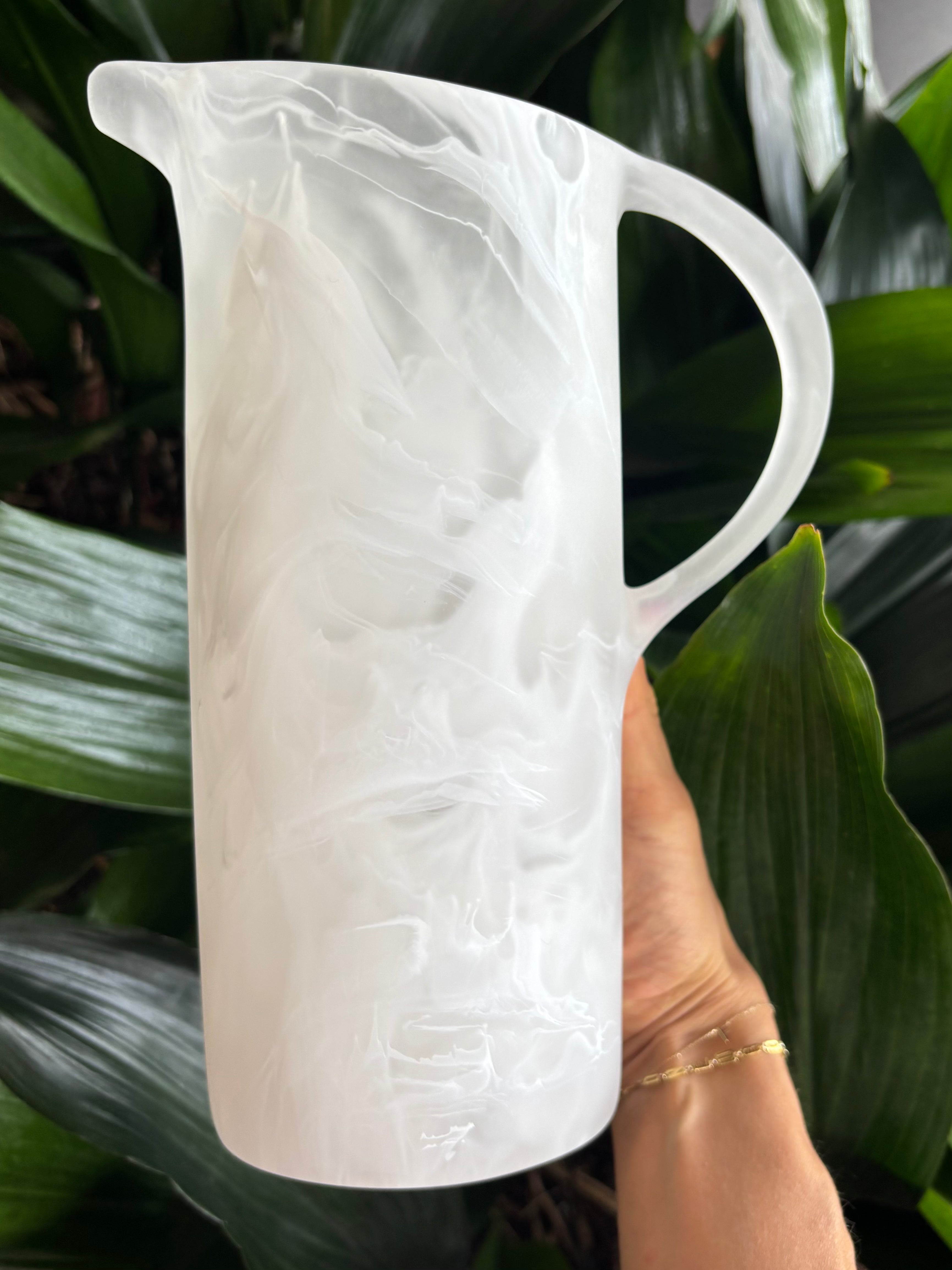 NASHI Classical Jug WHITE