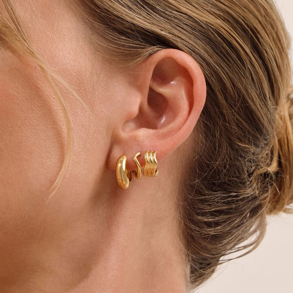 LINDA Mini Cascade Huggie Earrings GOLD