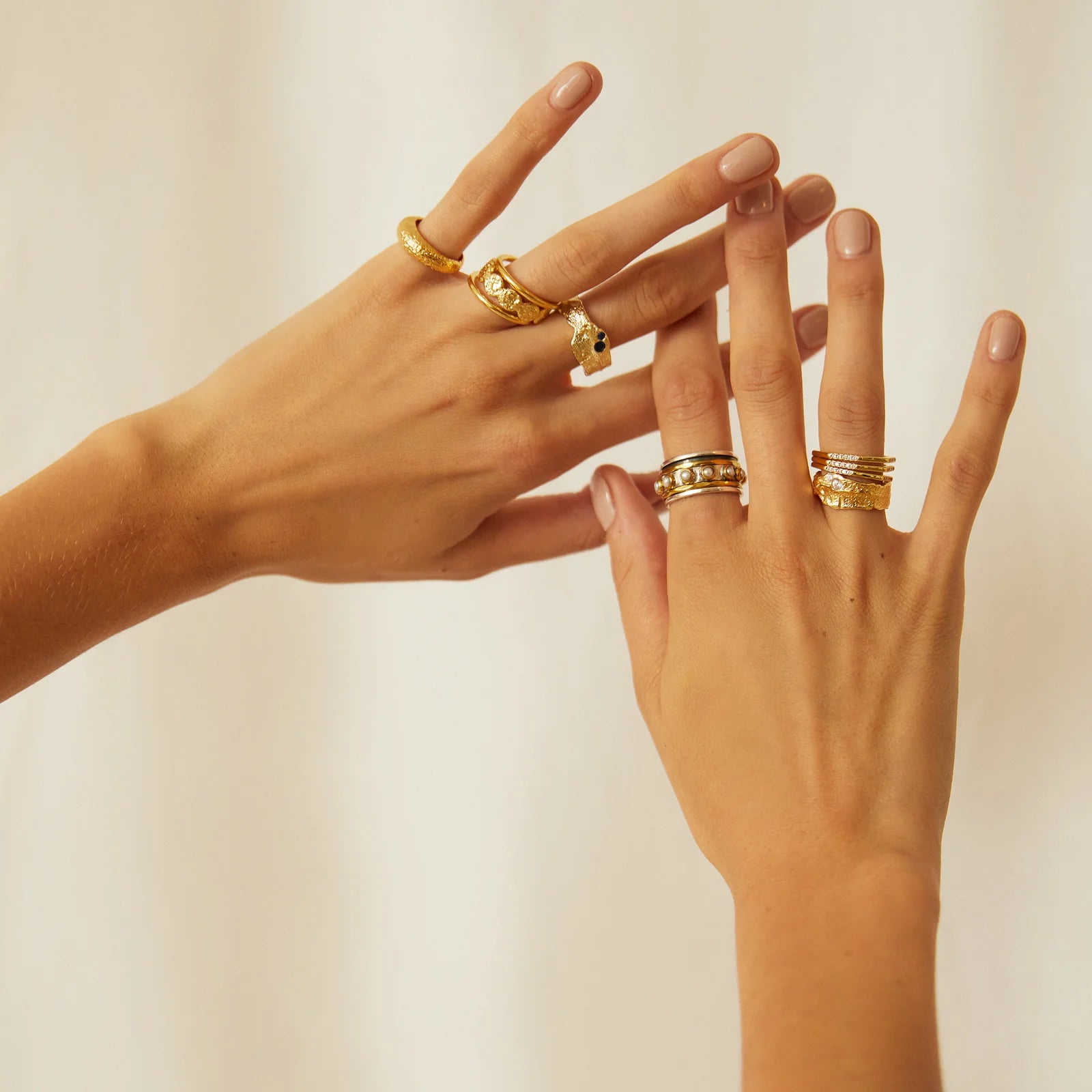 AOE Anya Ring GOLD & BLUE