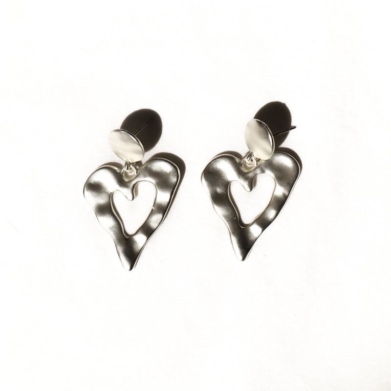 Cutout Heart Earrings MATT SILVER
