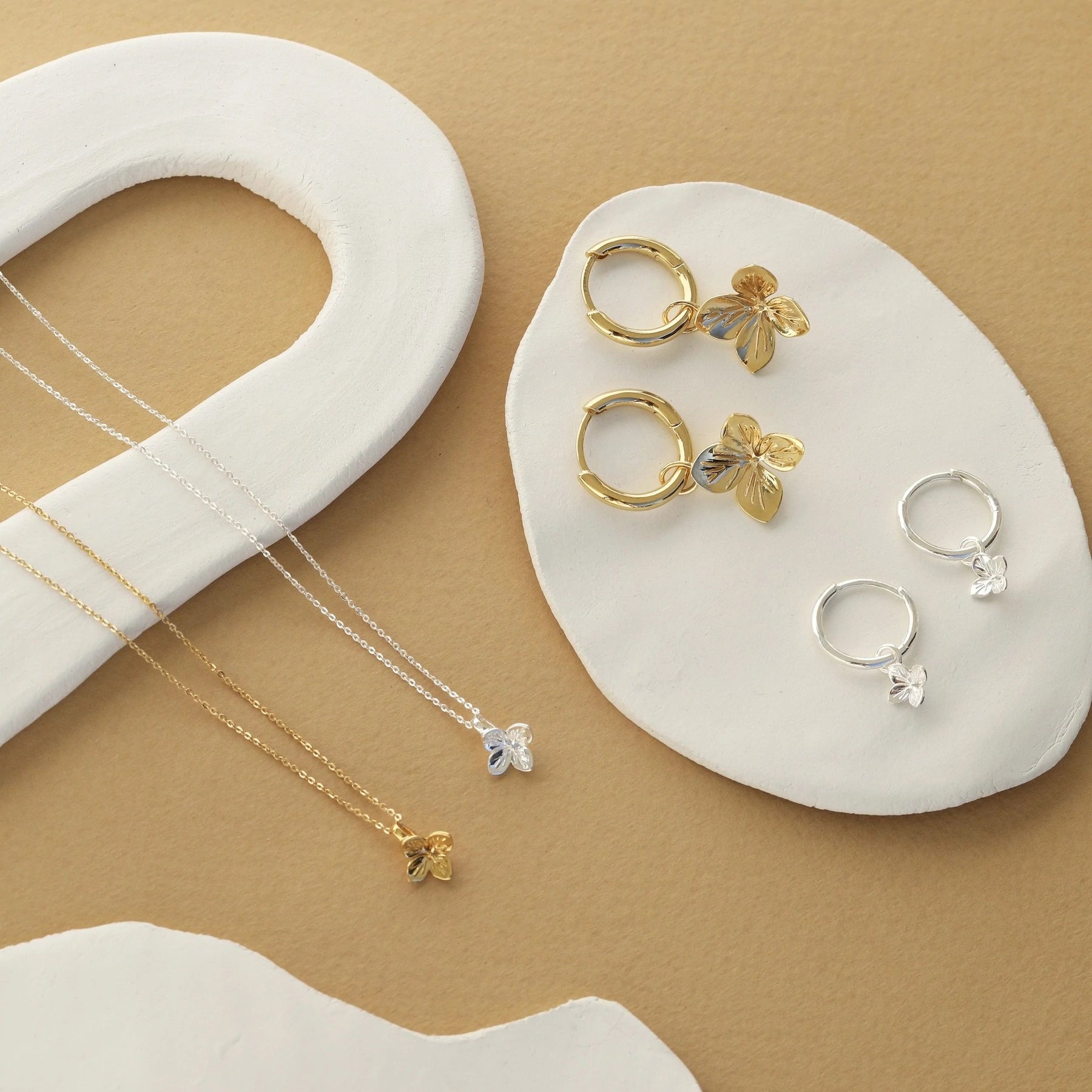 Linda Tahija Hydrangea Necklace GOLD